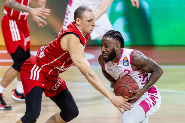 方面展现出 方面展现出