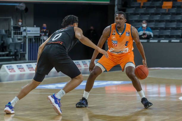 的声音甚嚣 的声音甚嚣