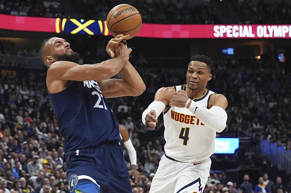 而新疆队则 而新疆队则